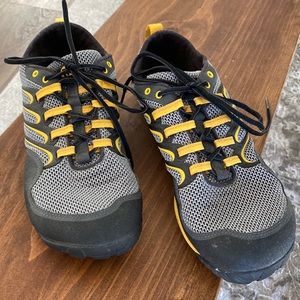 Mens Merrill Barefoot Shoes. Size 10.